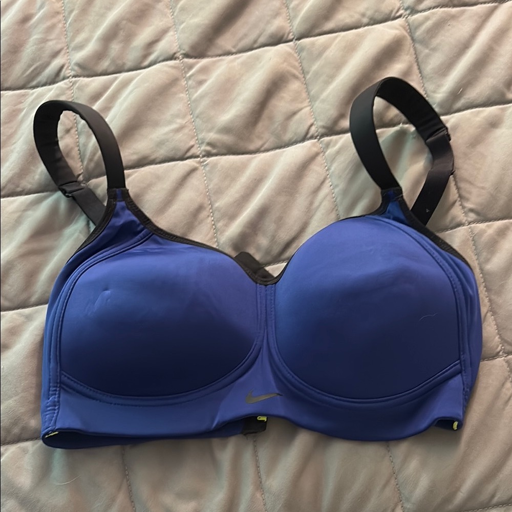 Nike Women's Blue Sports Bra 32D